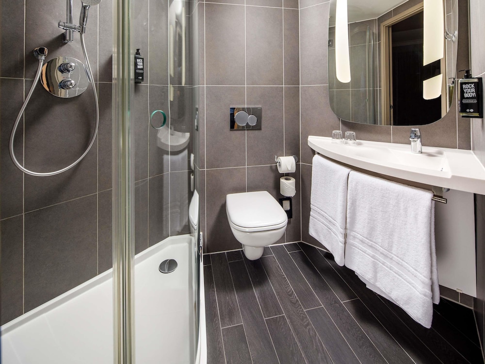 Habitación superior, 1 cama doble del hotel Ibis London Canning Town. Foto 7