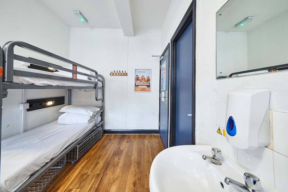 Bed in 6 Bed Mixed Dorm del hotel St Christopher's Inn Hostels. Foto 1