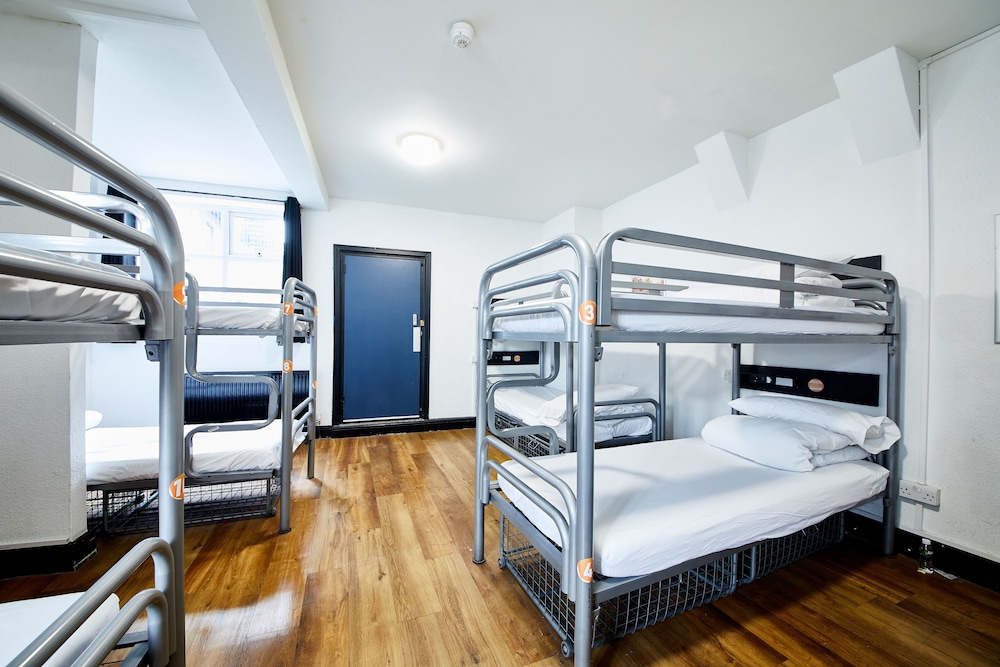 Bed in a 10 - Bed Dorm, Shared Bathroom del hotel St Christopher's Inn Hostels