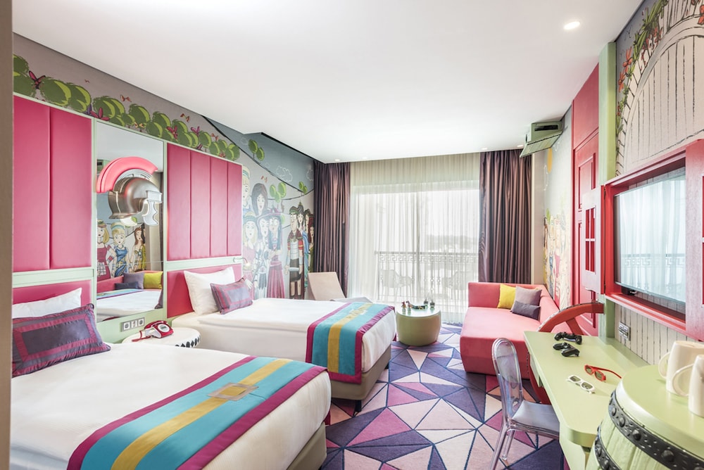 Habitación Deluxe con cama doble del hotel The Land Of Legends Kingdom - All In Concept. Foto 1