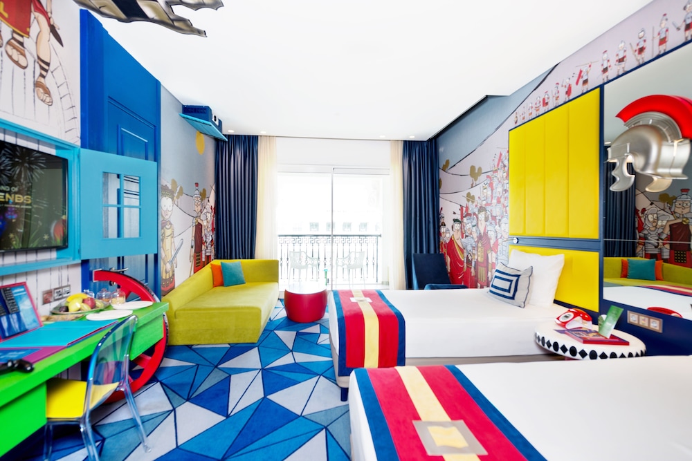 Habitación Deluxe con cama doble del hotel The Land Of Legends Kingdom - All In Concept. Foto 4