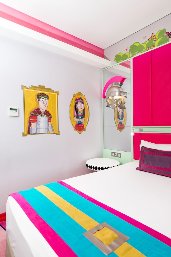 Habitación Deluxe con cama doble del hotel The Land Of Legends Kingdom - All In Concept. Foto 13