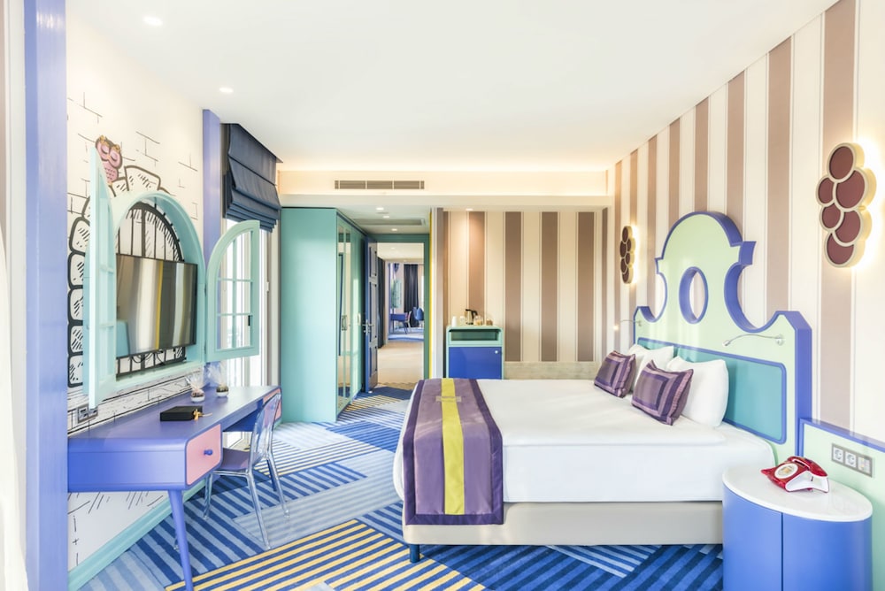 Suite con terraza del hotel The Land Of Legends Kingdom - All In Concept