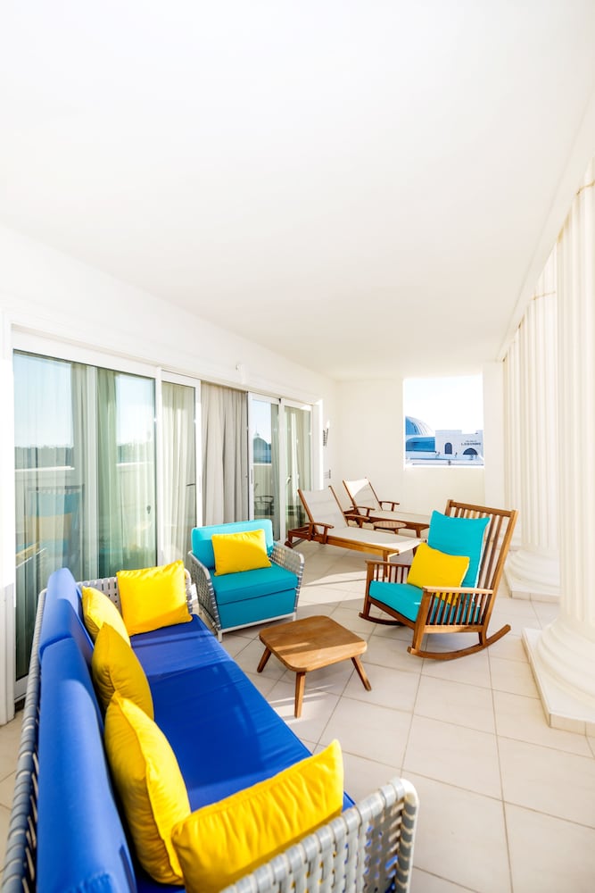 Suite con terraza del hotel The Land Of Legends Kingdom - All In Concept. Foto 6