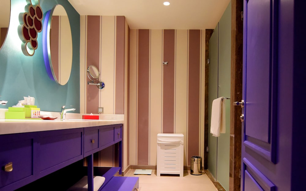 Suite con terraza del hotel The Land Of Legends Kingdom - All In Concept. Foto 8