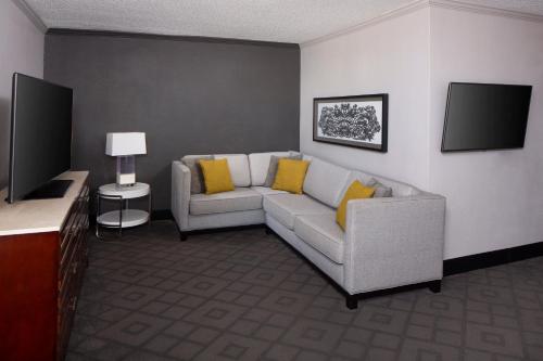 Suite con vistas a la ciudad del hotel Hyatt Regency Savannah. Foto 3