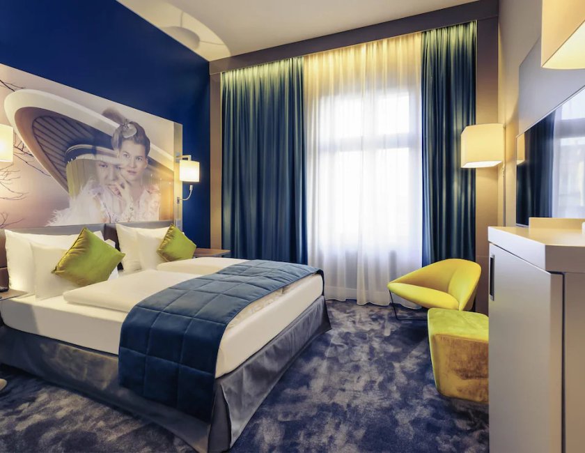 Habitación estándar con cama queen size (con armario o vestidor) del hotel Mercure Hotel Berlin Wittenbergplatz. Foto 9