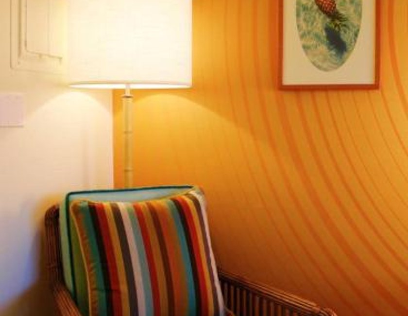 Habitación con cama grande y ducha a ras de suelo - Adaptada para personas de movilidad reducida del hotel Wild Palms, A Jdv By Hyatt. Foto 1