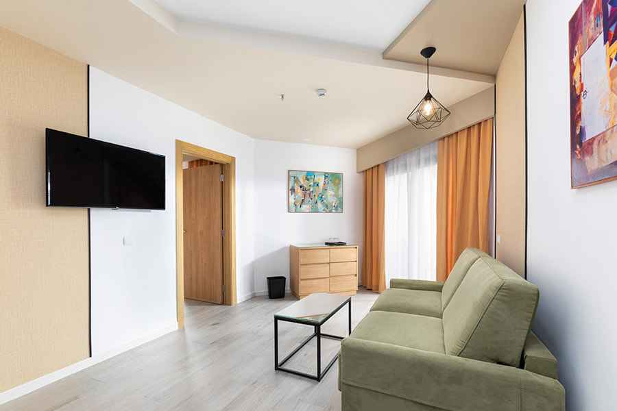 Habitación familiar 2 habitaciones con salón del hotel Riu Buenavista All Inclusive. Foto 1