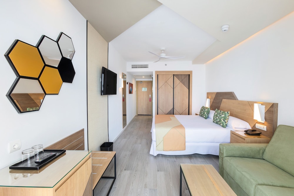 Habitación estándar doble, balcón del hotel Riu Buenavista All Inclusive. Foto 1