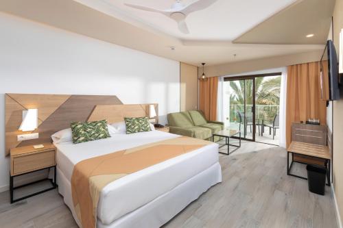 Habitación Familiar de 2 dormitorios del hotel Riu Buenavista All Inclusive