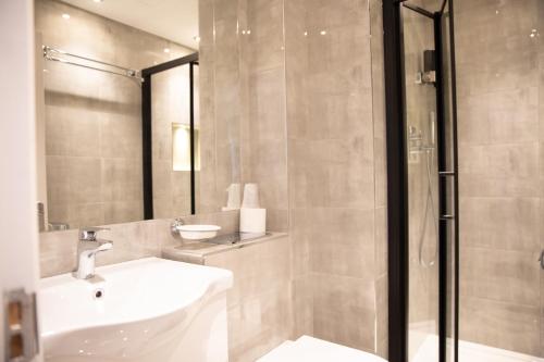 Budget Double Room - Lower Ground Floor del hotel Reem. Foto 3