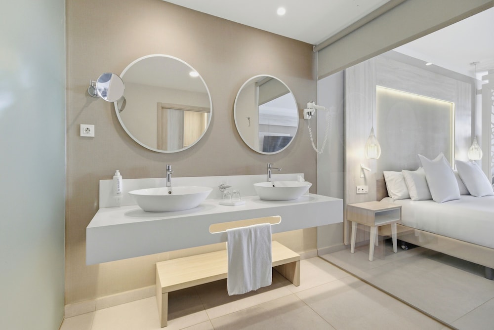 Suite principal familiar del hotel Bahia Principe Explore Fantasia - All Inclusive