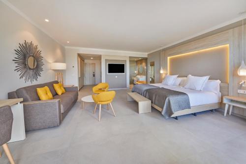 Junior suite Vista Mar Superior Sofá Cama incluido 1 Cama doble del hotel Bahia Principe Fantasia Tenerife - All Inclusive