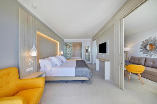 Suite Familiar Sofá Cama incluido 1 Cama super king del hotel Bahia Principe Fantasia Tenerife - All Inclusive