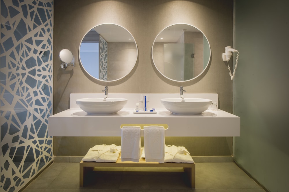 Junior Suite Sea View del hotel Bahia Principe Fantasia Tenerife - All Inclusive. Foto 3