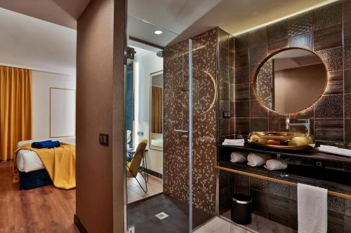 Habitación Doble Deluxe - 2 camas del hotel URBANSEA Bex. Foto 5