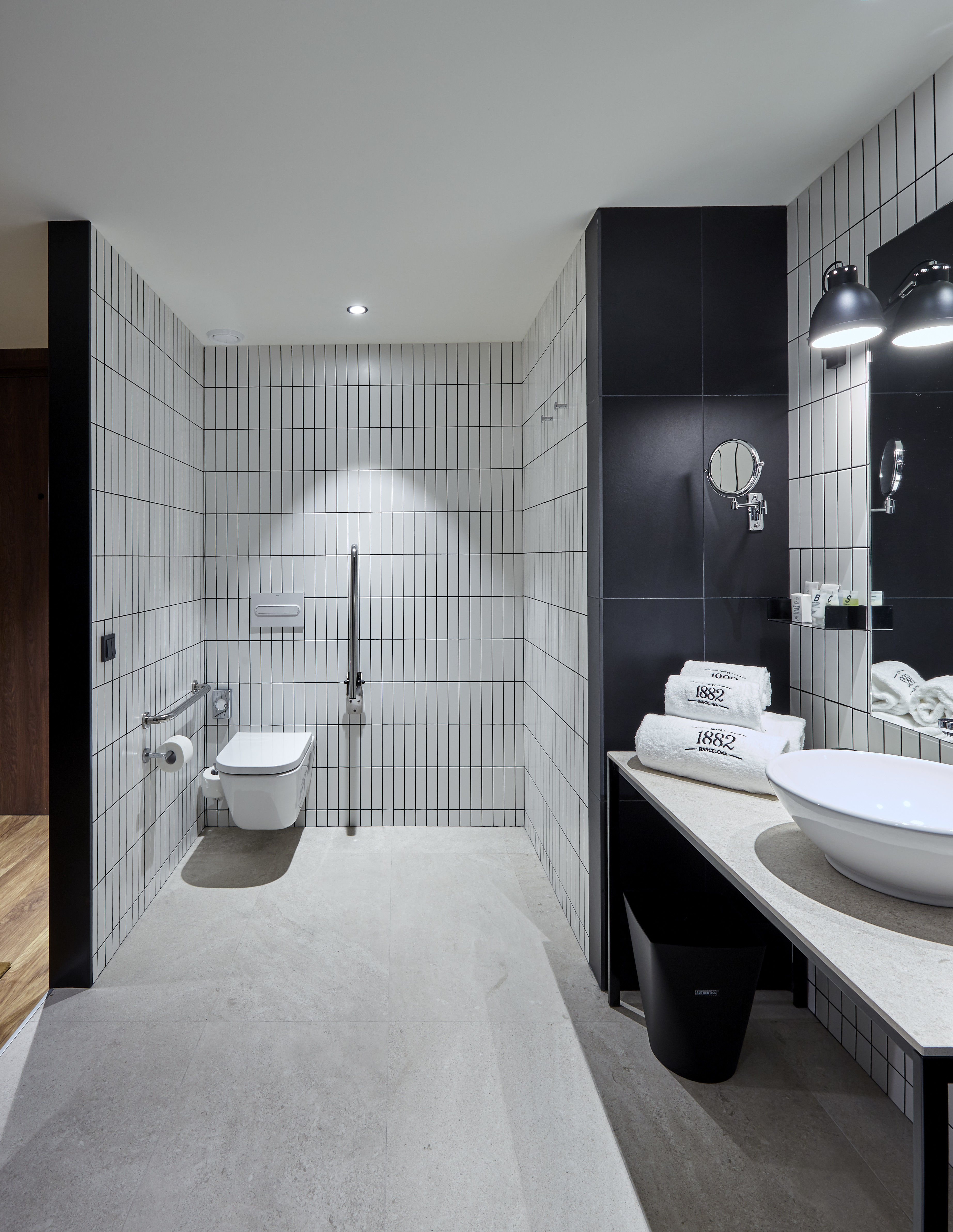 Habitación adaptada del hotel Radisson Blu 1882 Hotel, Barcelona Sagrada Familia. Foto 1