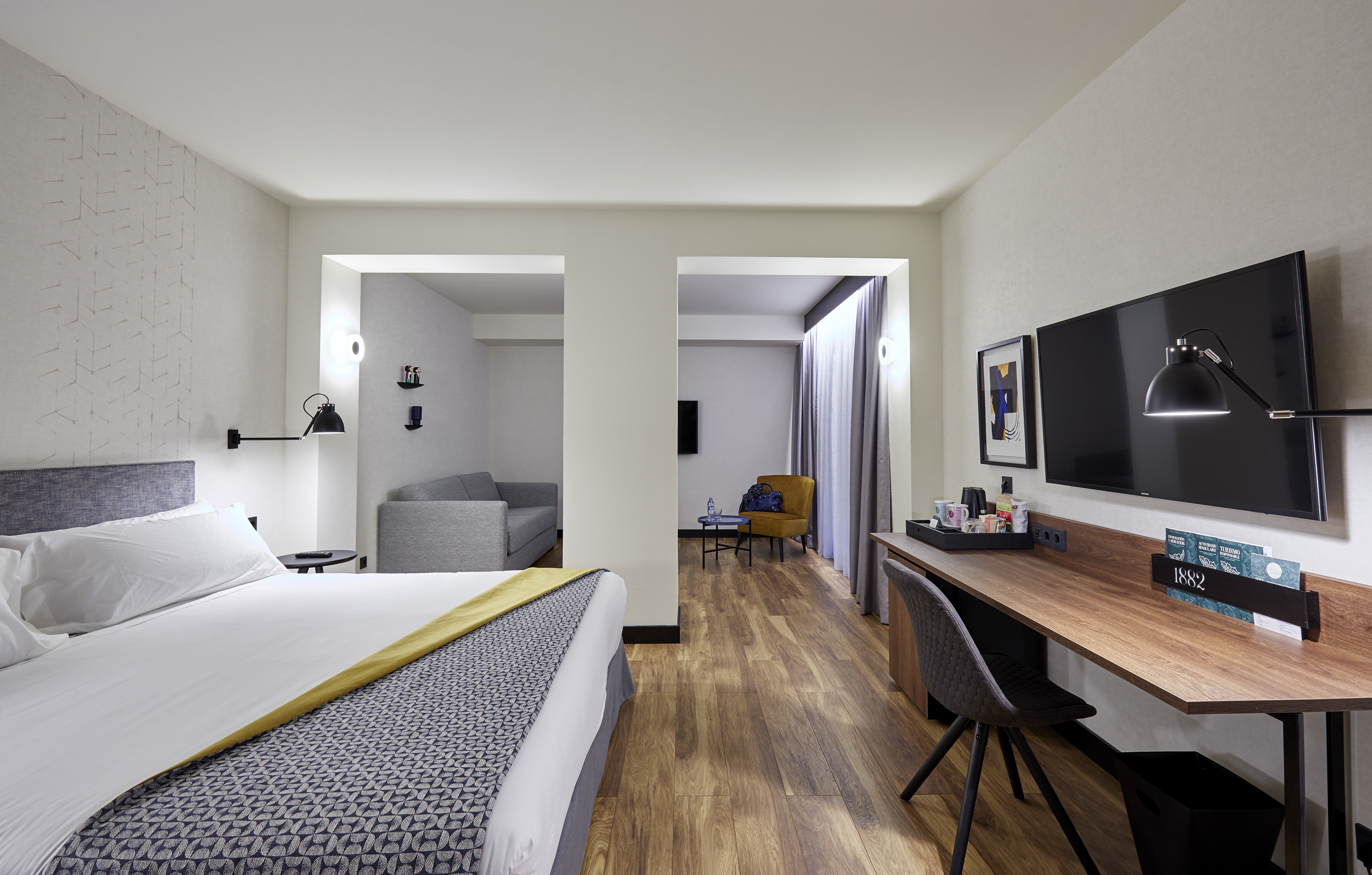 Habitación familiar Interior del hotel Radisson Blu 1882 Hotel, Barcelona Sagrada Familia