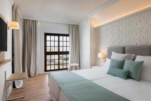 Suite con vistas al mar del hotel Aluasoul Orotava Valley - Adults Only. Foto 1