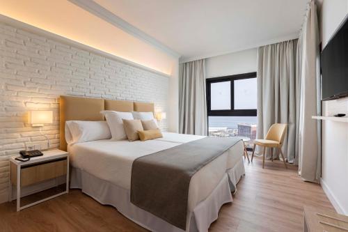 Suite Club My Favorite con vistas frontales al mar del hotel Aluasoul Orotava Valley - Adults Only