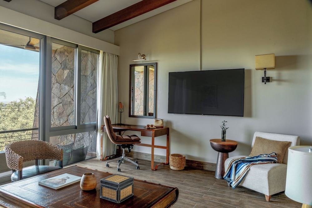 Junior suite Vista Jardín 1 Cama king Normal del hotel Melia Serengeti Lodge Meliá Collection. Foto 2