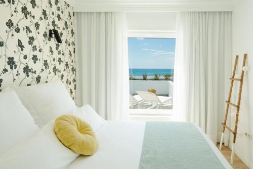 Suite de 1 dormitorio con vistas al mar del hotel La Concha Boutique Apartments. Foto 2