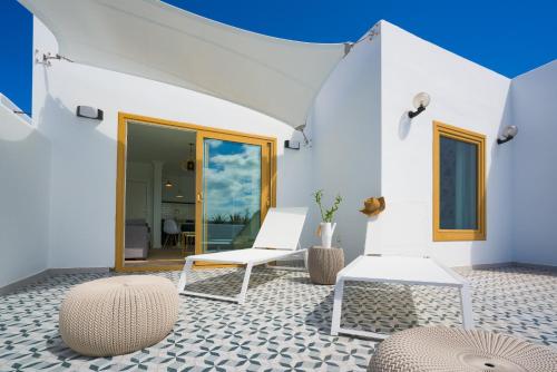 Suite de 1 dormitorio con vistas al mar del hotel La Concha Boutique Apartments. Foto 4