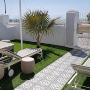 Apartamento de 1 dormitorio con bañera de hidromasaje - Primera línea de playa del hotel La Concha Boutique Apartments. Foto 3