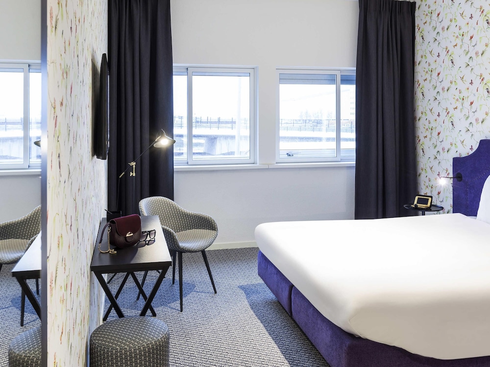Habitación superior, 1 cama doble del hotel Ibis Styles Amsterdam Airport. Foto 4