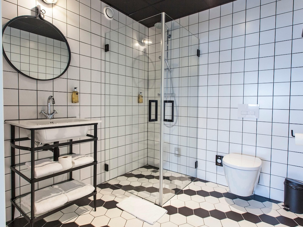 Habitación Familiar del hotel Ibis Styles Amsterdam Airport. Foto 4