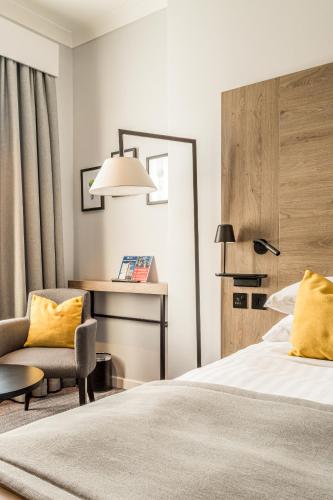 Habitación Triple Estándar del hotel The Princes Square. Foto 1