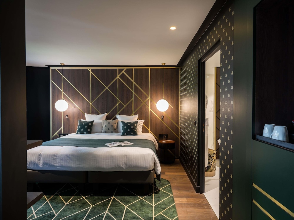 Suite Junior con 1 cama kingsize del hotel Aigle Noir Fontainebleau Mgallery
