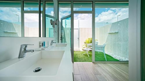 Habitación Doble con terraza del hotel Nayra. Foto 7