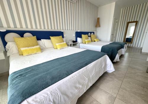 Habitación Familiar del hotel Holiday Club Jardin Amadores. Foto 4