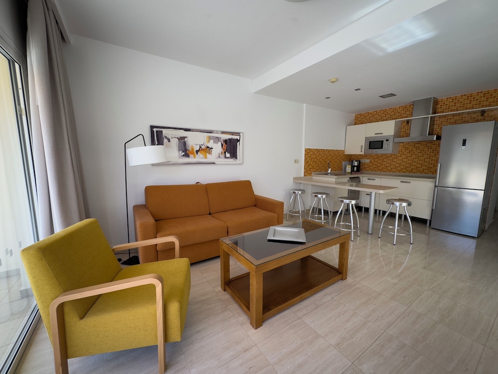 Apartamento, 1 habitación, bañera de hidromasaje del hotel Holiday Club Sol Amadores. Foto 2