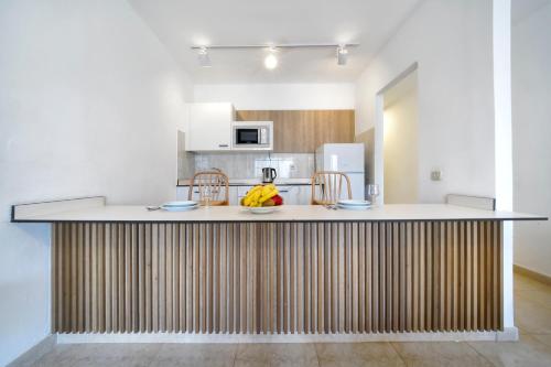 Apartamento de 1 dormitorio con vistas a la piscina del hotel BLUESEA Playa Club. Foto 2