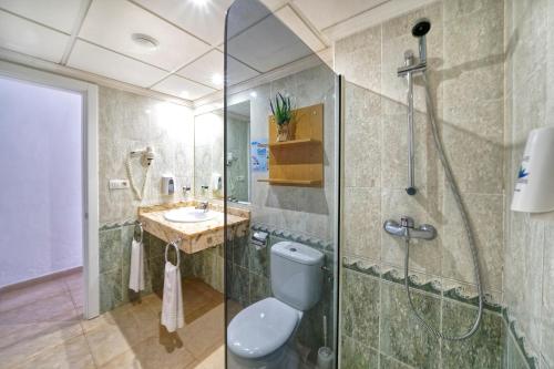 Apartamento de 1 dormitorio con vistas a la piscina del hotel BLUESEA Playa Club. Foto 5