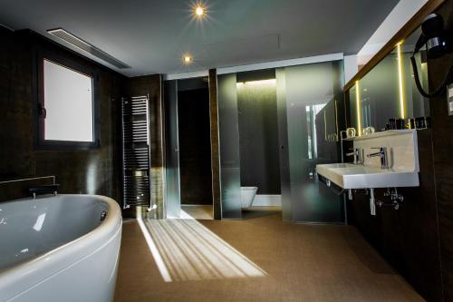 Suite del hotel Spa Ciudad De Binefar. Foto 1