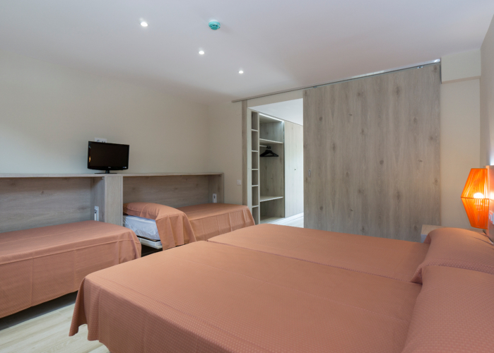 Habitación familiar Superior del hotel Sant Eloi. Foto 3