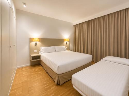 Habitación doble con balcón del hotel Lauria. Foto 4