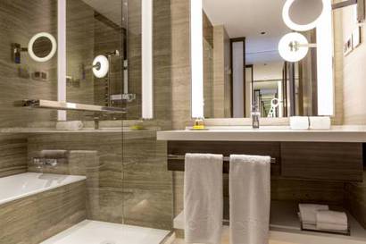 Habitación doble del hotel Vp Plaza España Design. Foto 1