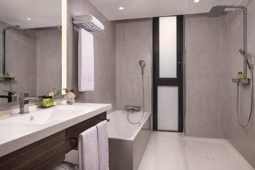 Habitación Doble Superior con terraza del hotel Vp Plaza España Design. Foto 4
