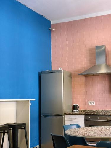 Cama en habitación compartida mixta de 4 camas del hotel Rio. Foto 9