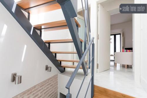 Apartamento Ático con terraza privada del hotel Sevilla Home Center. Foto 7