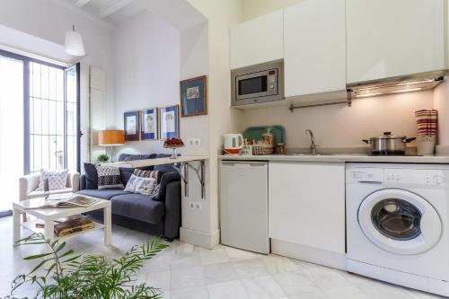 Apartamento de 1 dormitorio con balcón del hotel Sevilla Home Center. Foto 3