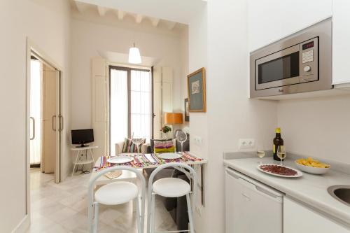 Apartamento de 1 dormitorio con balcón del hotel Sevilla Home Center. Foto 7