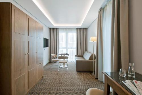 Suite Familiar con 2 baños del hotel Royal Prague. Foto 3