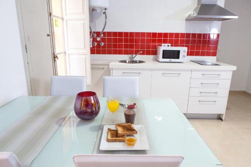 Apartamento del hotel Reservaloen Plaza del Salvador. Foto 3