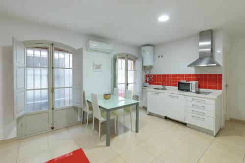 Apartamento del hotel Reservaloen Plaza del Salvador. Foto 7